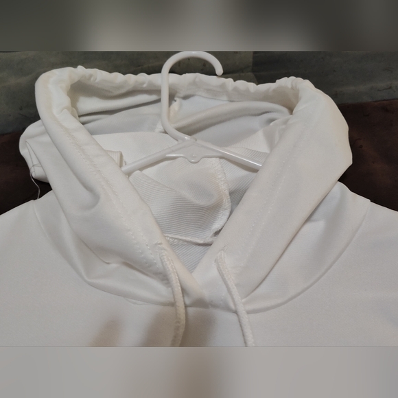 Cropped long sleeve hoodie - Picture 2 of 5